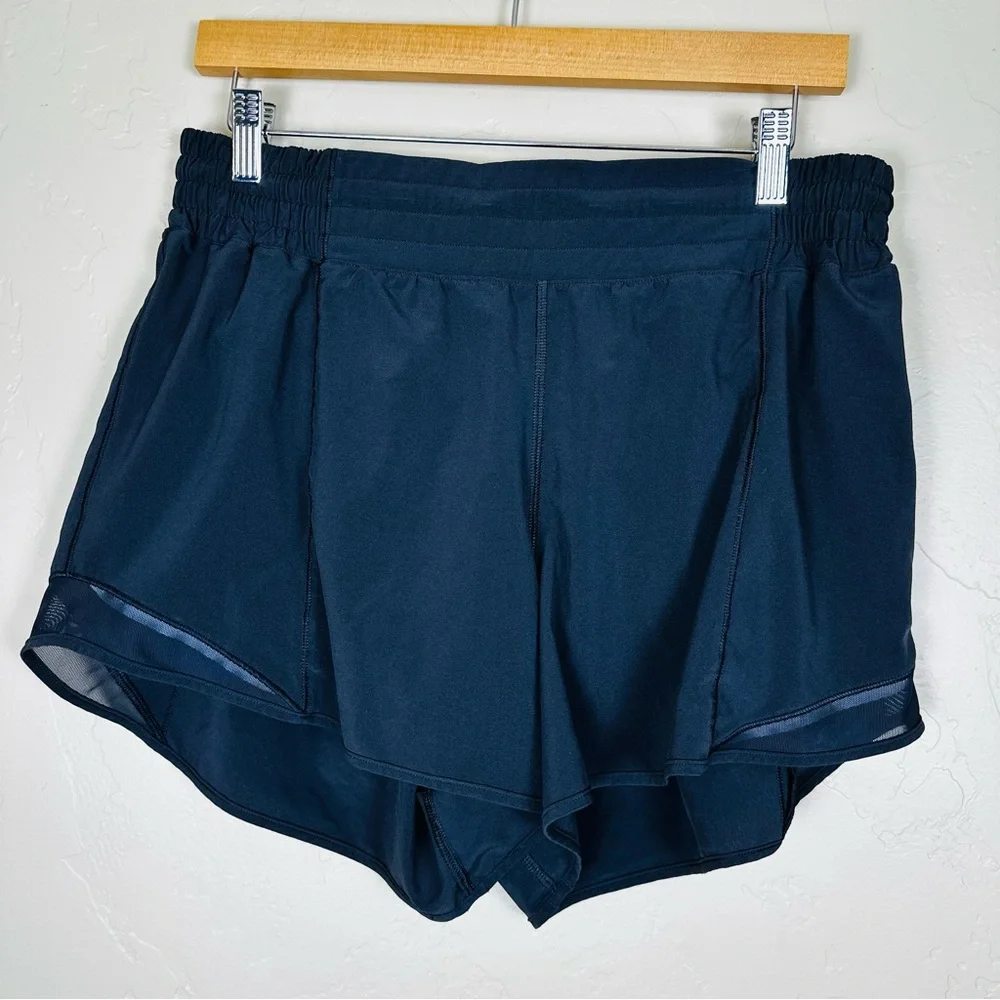 Lululemon Women’s Hotty Hot Short High-Rise Long 4"
Black Size 12 - Picture 6 of 11